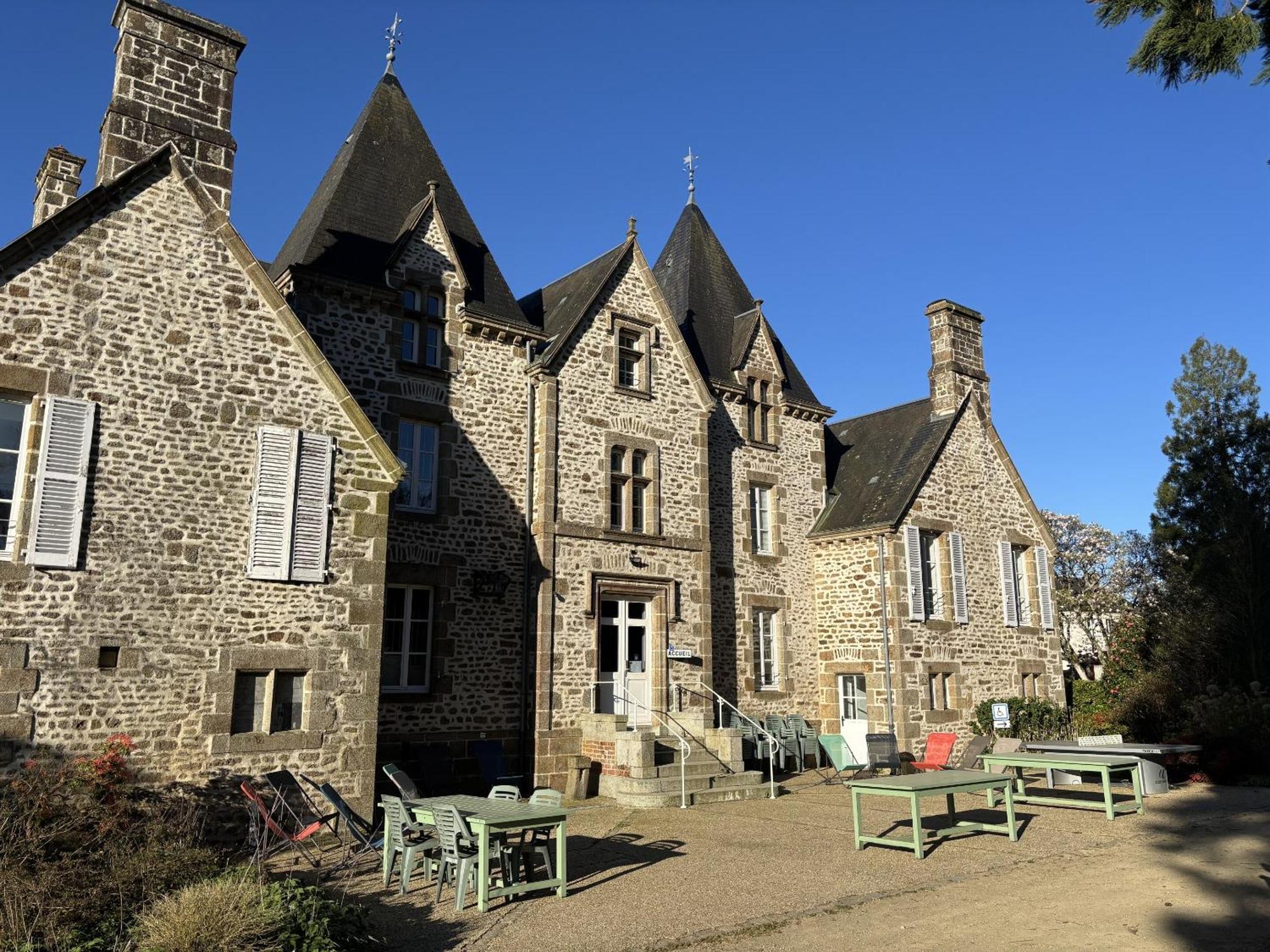 Chateau Du Bourg Saint-Denis-de-Gastines Exterior foto